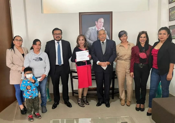 La Fundaci&oacute;n "Rio I.B.P." Brindo apoyo para estudios m&eacute;dicos a un menor.