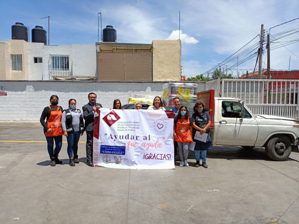 Donación de unidades de pintura a la Fundación de Beneficencia privada Escuela de Enfermería Emmanuel.